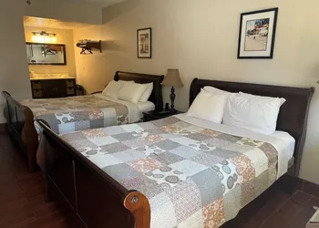 Put in Bay Victory Station Hotel hotel thumbnail 7