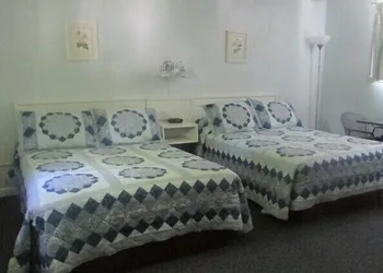 Country Squire Motel hotel thumbnail 3
