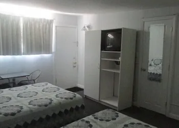 Country Squire Motel hotel thumbnail 4