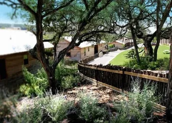 Hideout on the Horseshoe hotel thumbnail 5