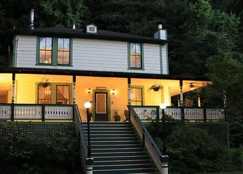 Santa Nella House hotel thumbnail 2