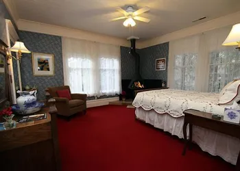 Santa Nella House hotel thumbnail 5
