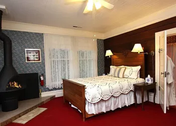 Santa Nella House hotel thumbnail 6