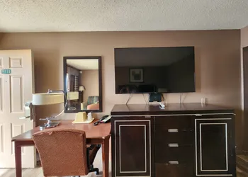 Satellite Inn hotel thumbnail 7