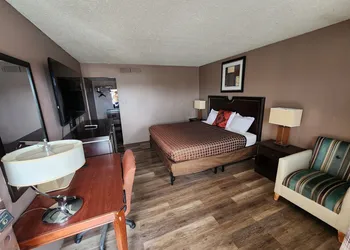 Satellite Inn hotel thumbnail 8