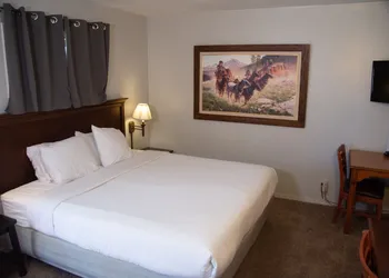 Holiday Motel hotel thumbnail 4