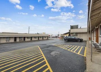 Selkirk Motel hotel thumbnail 3