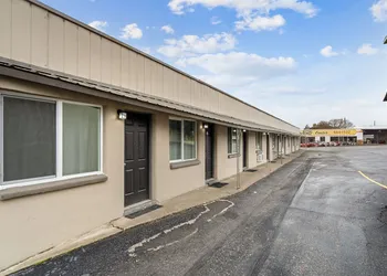 Selkirk Motel hotel thumbnail 5
