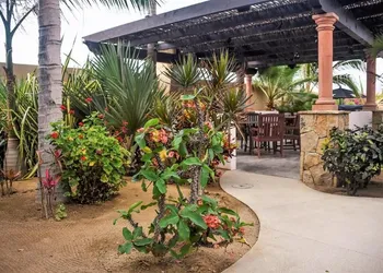 The Cerritos Beach Inn hotel thumbnail 6