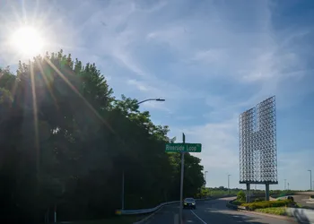 Riverside Inn and Suites hotel thumbnail 2