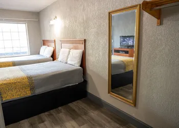 Riverside Inn and Suites hotel thumbnail 7
