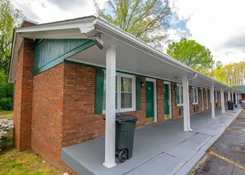 Eden Inn Motel hotel thumbnail 3