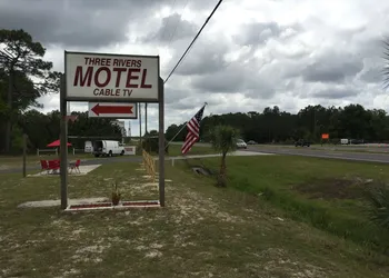 Three Rivers Motel hotel thumbnail 5