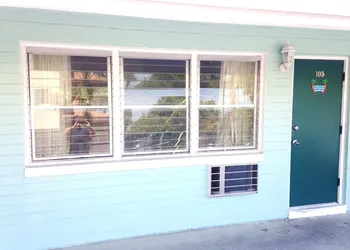 Hawaii Motel hotel thumbnail 4