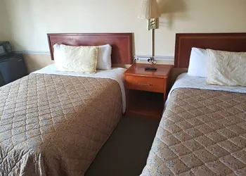 Traveler's Choice Motel hotel thumbnail 4