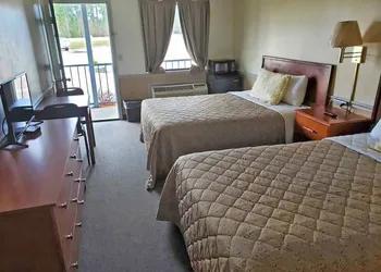 Traveler's Choice Motel hotel thumbnail 5