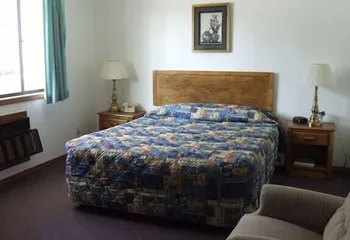 The Skyline Motel hotel thumbnail 3