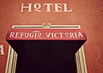 Refugio Victoria hotel thumbnail 5