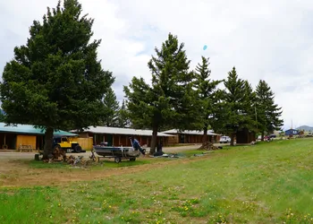 Eagle Nest Fly Shack and Lodge hotel thumbnail 2