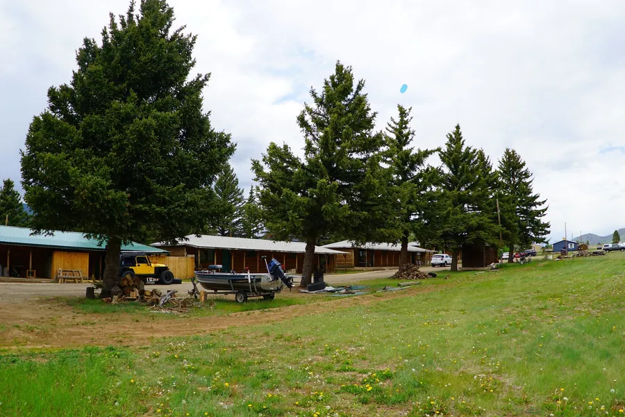 Eagle Nest Fly Shack and Lodge hotel detail image 2