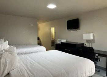 Executive Inn Crystal City hotel thumbnail 7