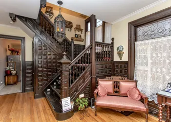 Redwood Bed and Breakfast hotel thumbnail 3