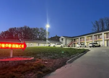 Imperial Motel hotel thumbnail 5