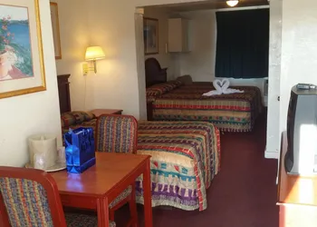 Relax Inn hotel thumbnail 4