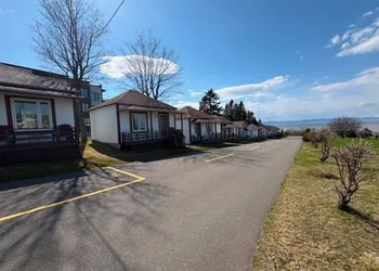 Motel au Fleuve d'Argent hotel thumbnail 7