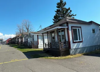 Motel au Fleuve d'Argent hotel thumbnail 8