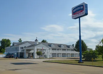 Madison Inn Lodge hotel thumbnail 3