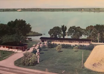 Motel au Bord du Lac hotel thumbnail 6
