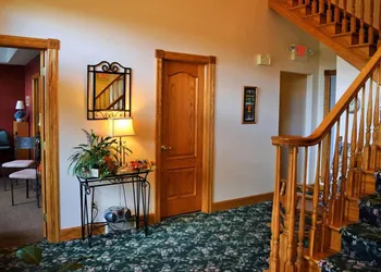 The Seasons Inn at Nicks Place hotel thumbnail 3