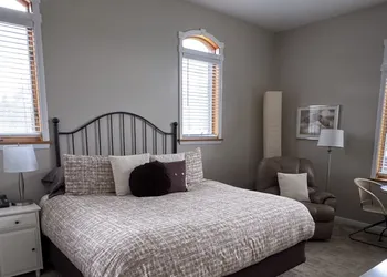 The Seasons Inn at Nicks Place hotel thumbnail 7