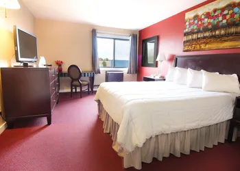 The Washburn Inn - On the Lake hotel thumbnail 8