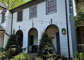 The Inn at Gristmill Square hotel thumbnail 2