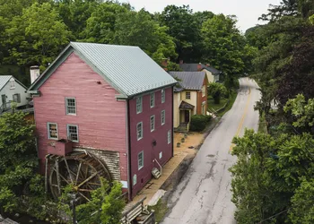 The Inn at Gristmill Square hotel thumbnail 4