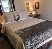 Simcoe Suites on the Henley B&B hotel detail image 4