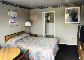 Friendly Inn Motel hotel thumbnail 5