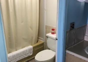 Friendly Inn Motel hotel thumbnail 7