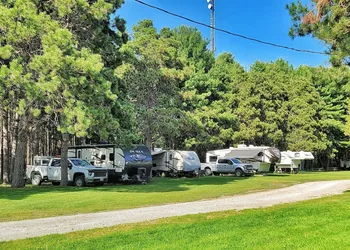 MacIver's Motel & Campground hotel thumbnail 4