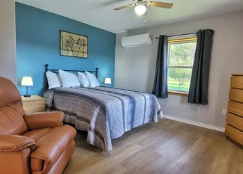 MacIver's Motel & Campground hotel thumbnail 5