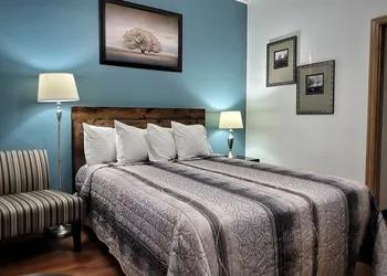 MacIver's Motel & Campground hotel thumbnail 6