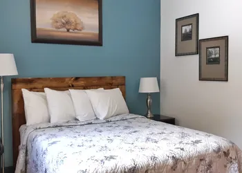 MacIver's Motel & Campground hotel thumbnail 8