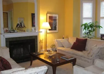 Elegant Cabbagetown hotel thumbnail 3