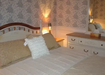 Elegant Cabbagetown hotel thumbnail 6