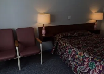 Twin Rivers Motel Castlegar hotel thumbnail 6
