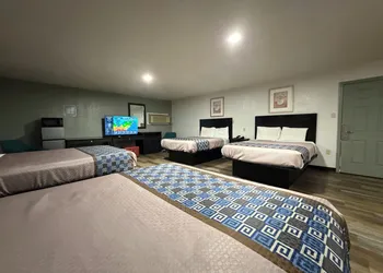 Budget Inn hotel thumbnail 6