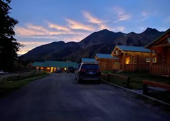 Sheep Mountain Lodge hotel thumbnail 2