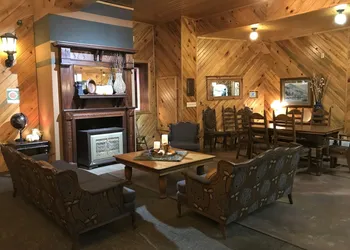 Colter's Lodge hotel thumbnail 3